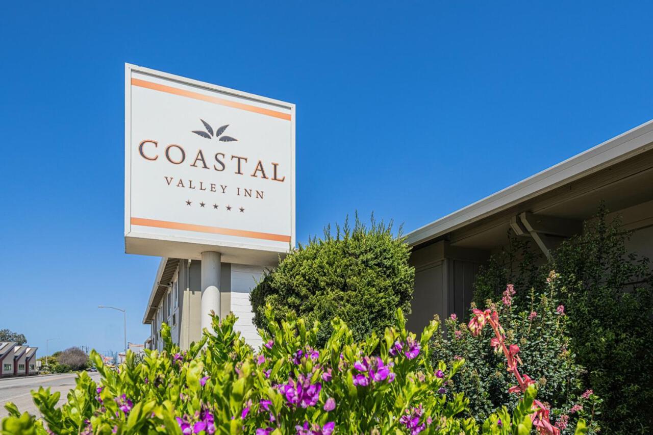 Coastal Valley Inn Кастровилл Экстерьер фото